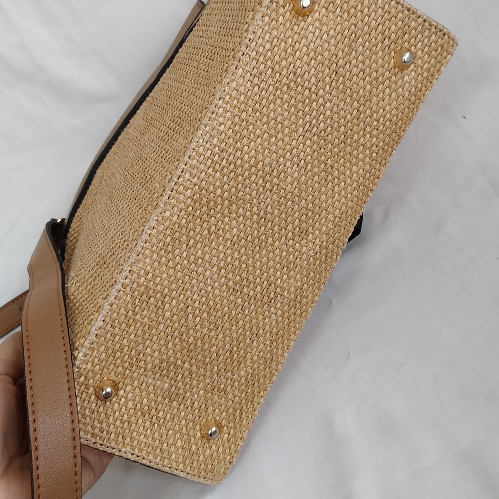Jude Sling Bag - Picture 2 of 11